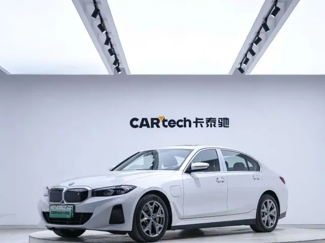 Фотография автомобиля — BMW i3