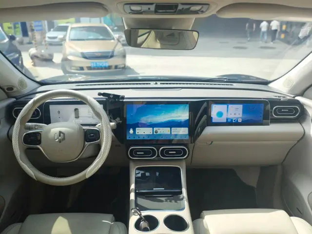 Leapmotor C11 — Фото автомобиля 7