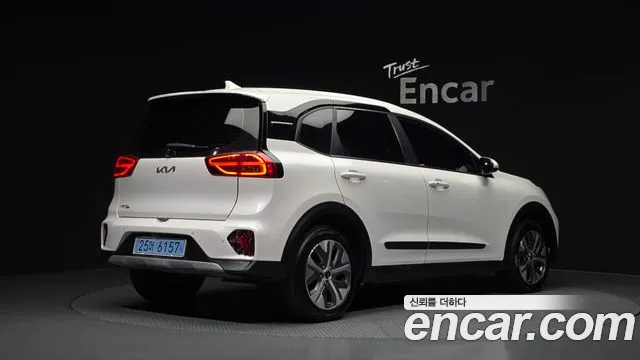 Kia Niro — Фото автомобиля 2