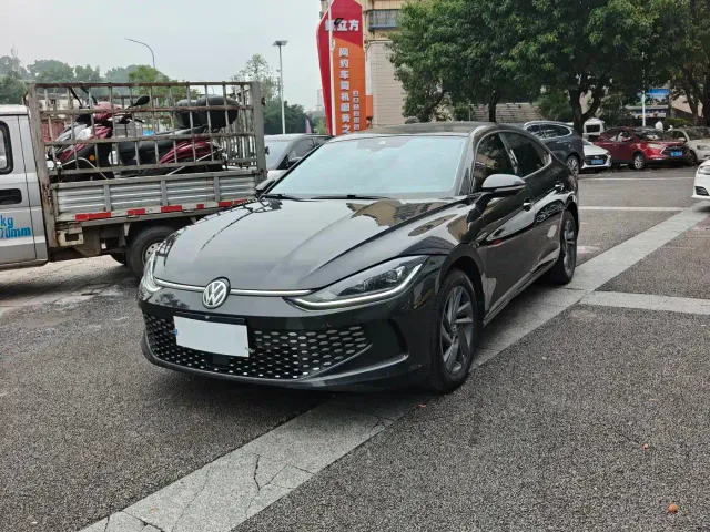 Фотография автомобиля — Volkswagen Lamando