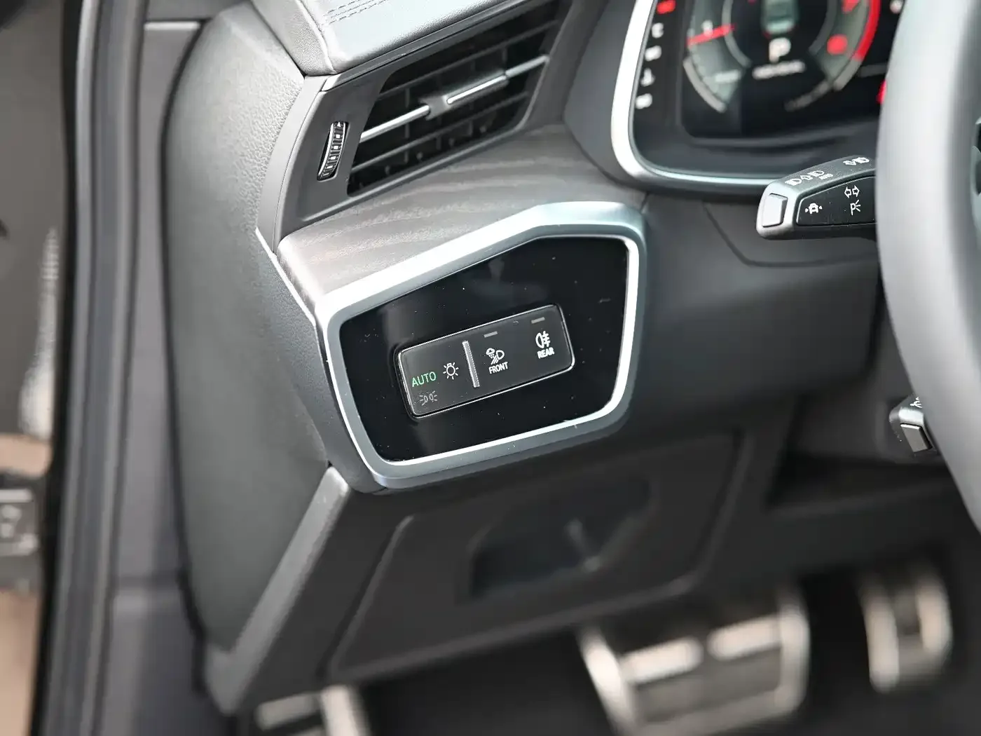Audi Audi A6L 2025 45 TFSI quattro Premium Sport — Фото автомобиля 7