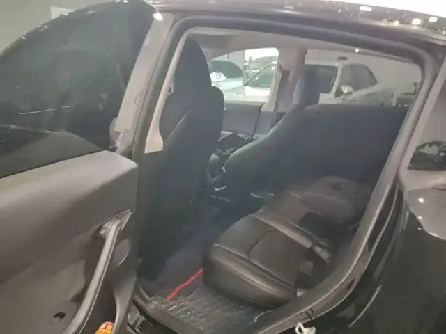 Tesla Model Y — Фото автомобиля 5