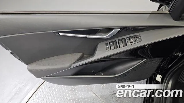 Kia Niro Niro (New) — Фото автомобиля 13