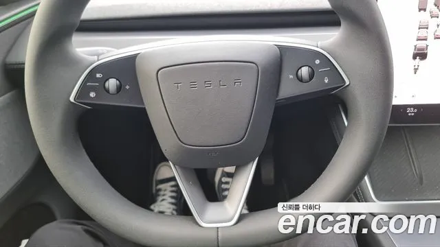 Tesla Model Y — Фото автомобиля 6