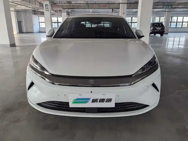 BYD Qin L — Фото автомобиля 2