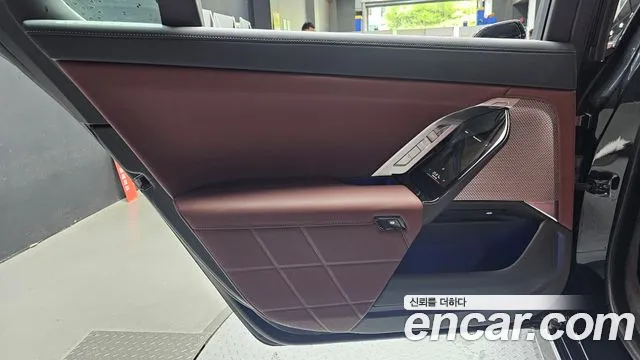 BMW 7-Series — Фото автомобиля 25