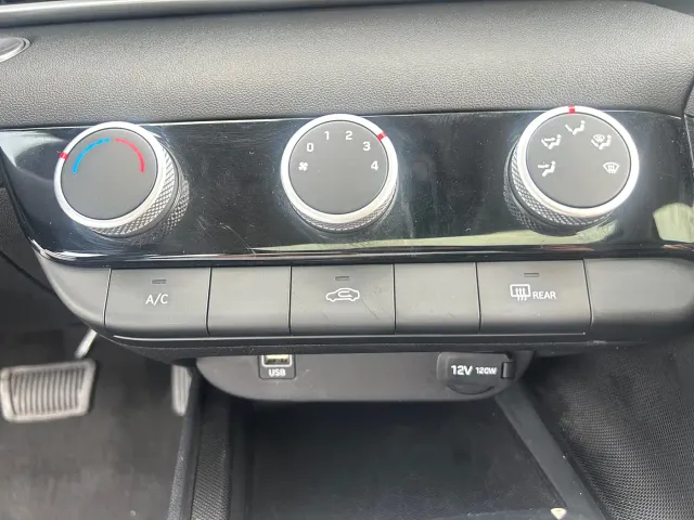 Hyundai Elantra — Фото автомобиля 18