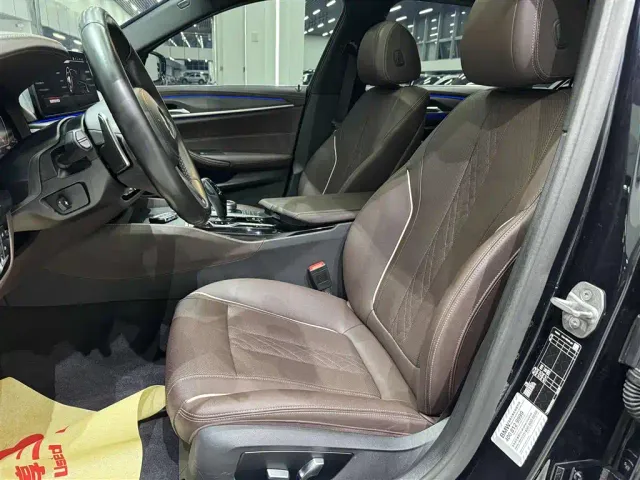 BMW 5 Series — Фото автомобиля 18
