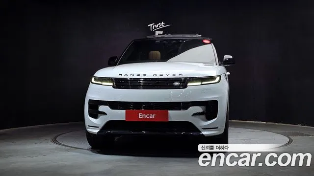 Land Rover Range Rover Sport — Фото автомобиля 3