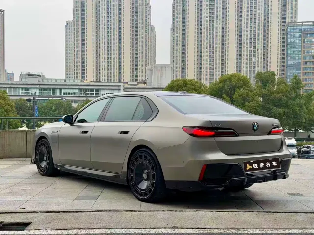 BMW i7 — Фото автомобиля 6
