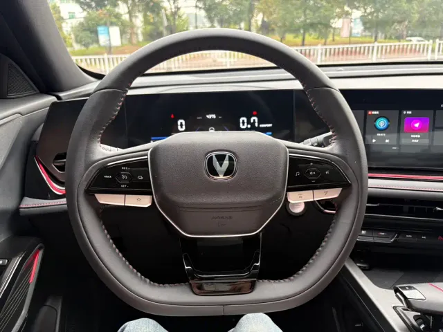 Changan X5 Plus — Фото автомобиля 7