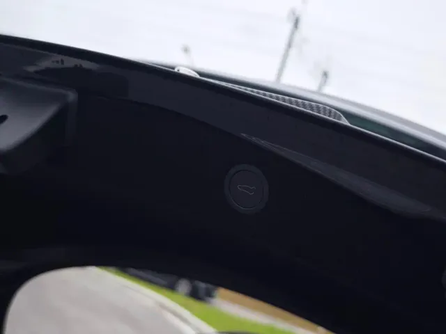 Tesla Model 3 — Фото автомобиля 16