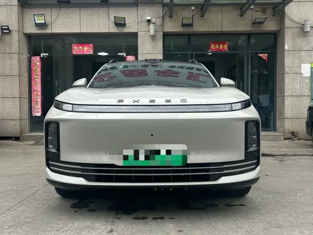 Exeed EX7 — Фото автомобиля 2