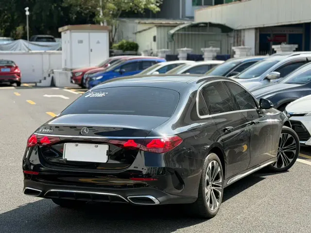 Mercedes-Benz E-Class — Фото автомобиля 9