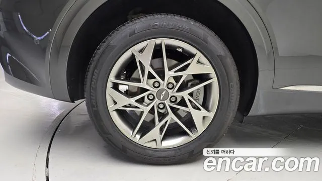 Genesis GV70 — Фото автомобиля 5