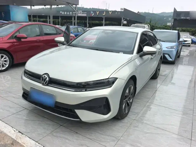 Фотография автомобиля — Volkswagen Sagitar