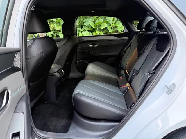 BYD Qin L — Фото автомобиля 17