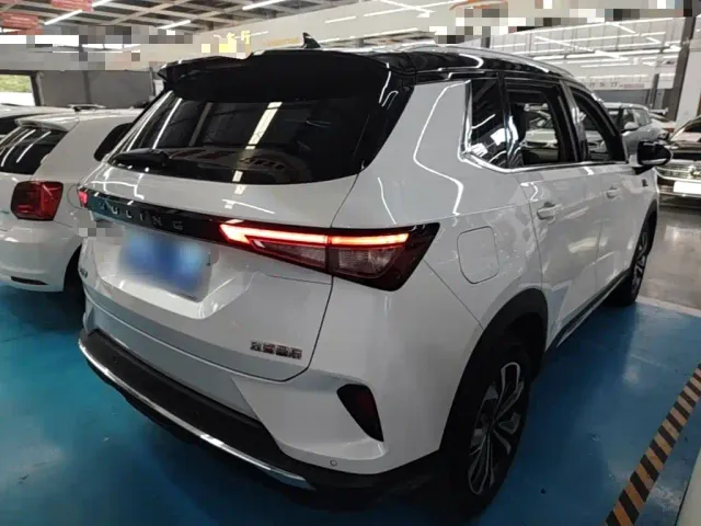 Wuling Asta — Фото автомобиля 6