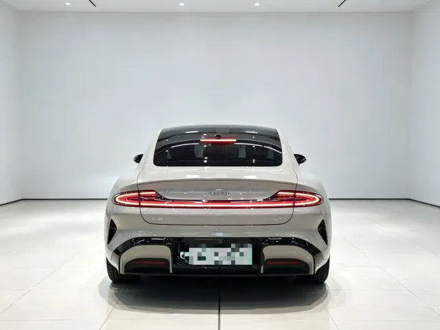 Xiaomi SU7 — Фото автомобиля 8