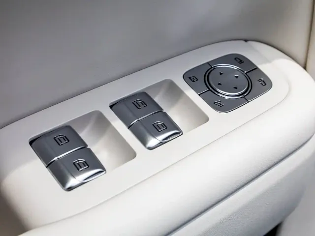 Li Auto L7 — Фото автомобиля 15