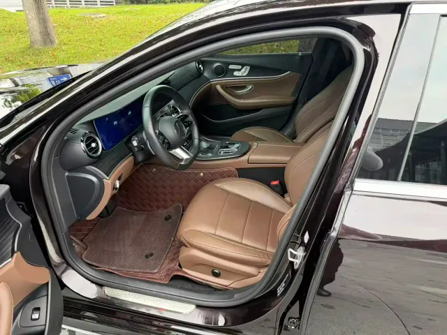 Mercedes-Benz E-Class — Фото автомобиля 16