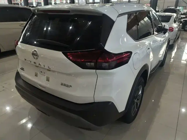Nissan X-Trail — Фото автомобиля 6