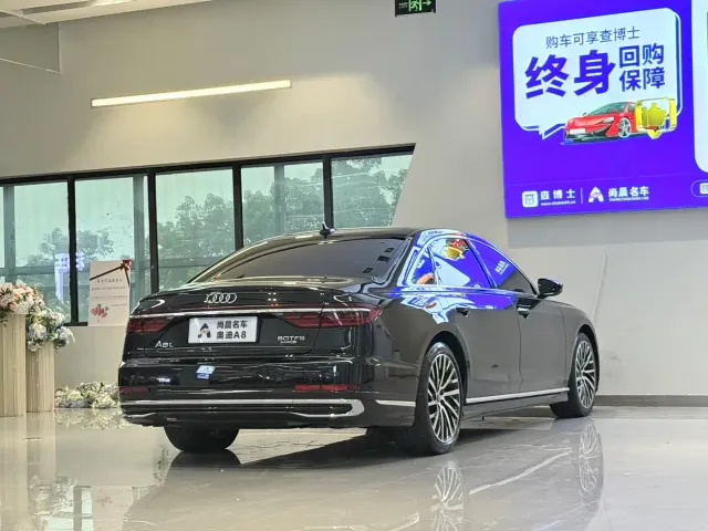 Audi A8 — Фото автомобиля 15