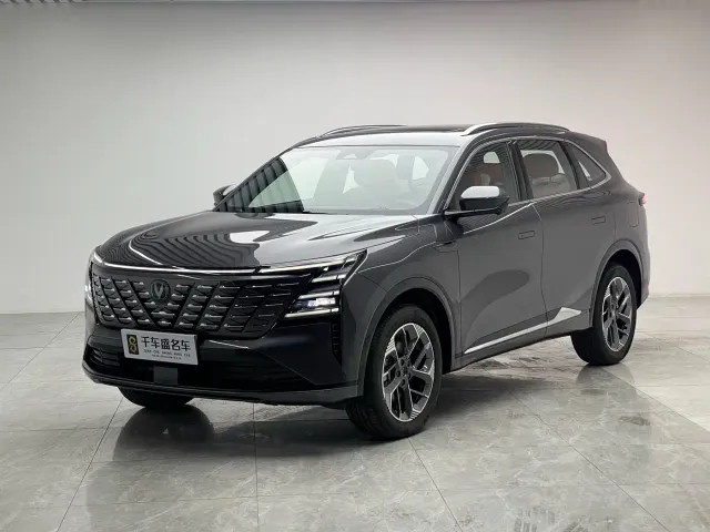 Фотография автомобиля — Changan CS75 Plus