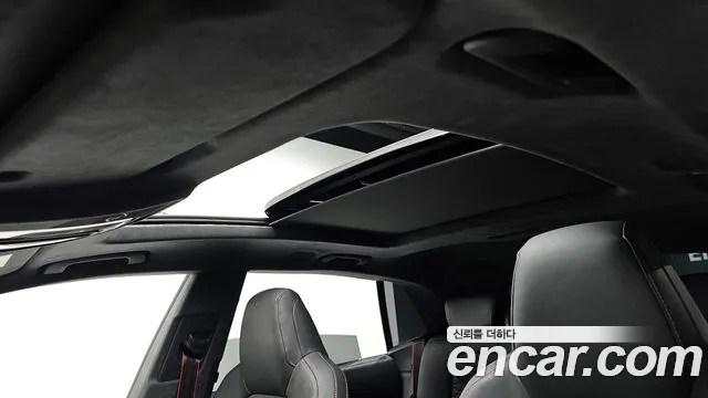 Audi RSQ8 — Фото автомобиля 15