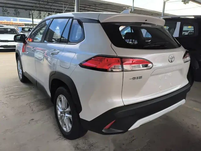 Toyota Corolla Cross — Фото автомобиля 4