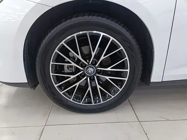 BYD Qin L — Фото автомобиля 22
