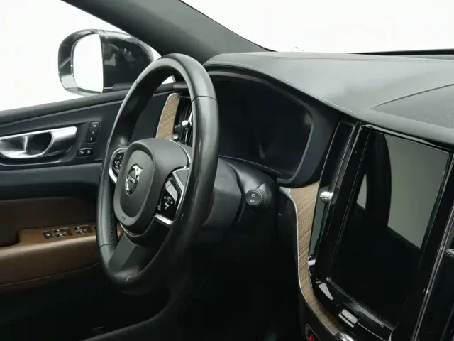 Volvo XC60 — Фото автомобиля 22