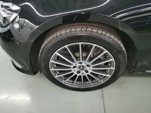 Mercedes-Benz E-Class — Фото автомобиля 22