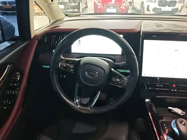 GAC Trumpchi E9 — Фото автомобиля 10