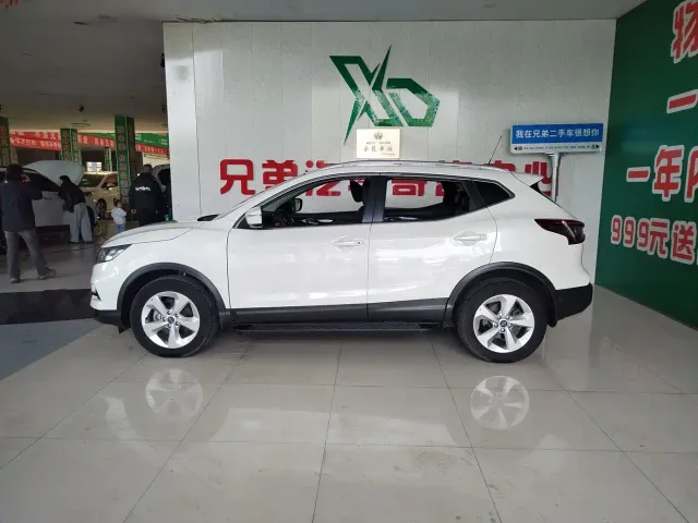 Nissan Qashqai — Фото автомобиля 3