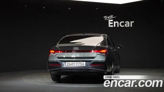 Hyundai Avante CN7 — Фото автомобиля 4
