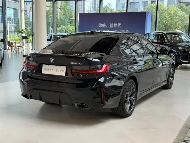 BMW 3 Series — Фото автомобиля 3