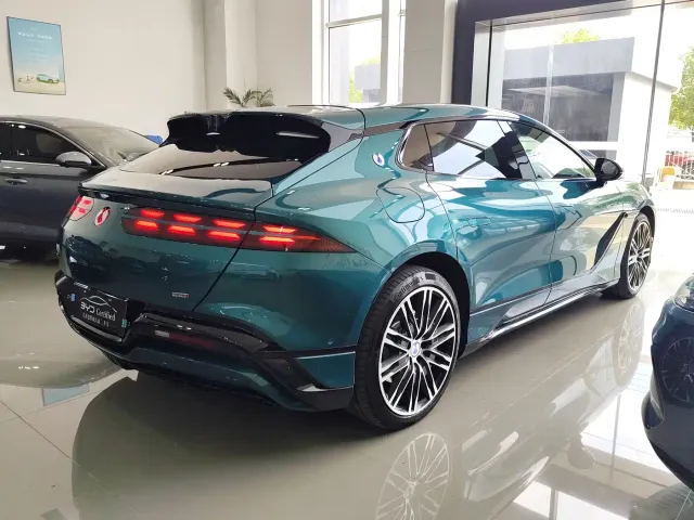 Denza Z9GT — Фото автомобиля 9