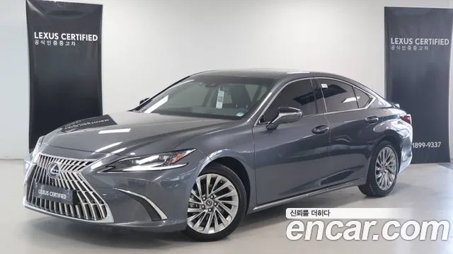 Фотография автомобиля — Lexus ES Generation 7