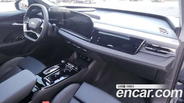 Audi Q6 e-tron — Фото автомобиля 13