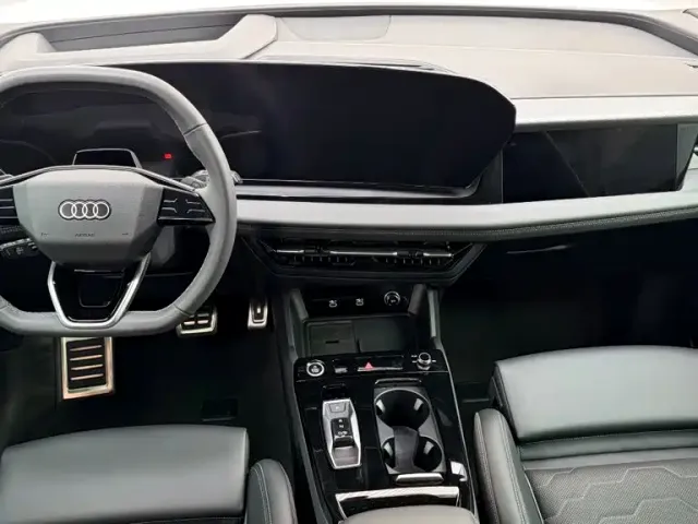 Audi Q6L e-tron — Фото автомобиля 10