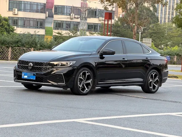 Фотография автомобиля — Volkswagen Passat