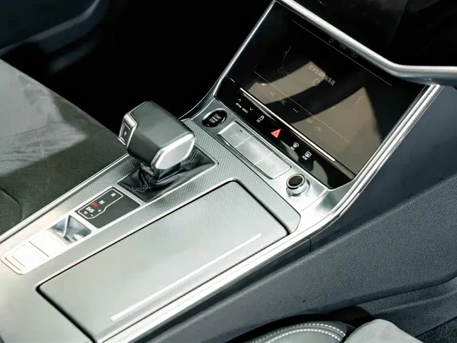 Audi A6L — Фото автомобиля 18