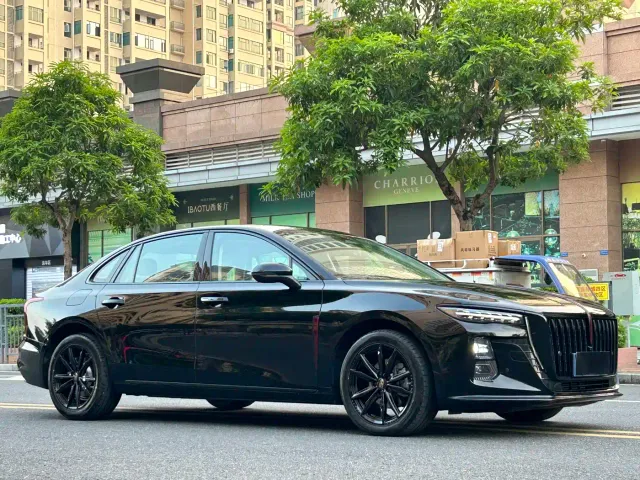 Hongqi H5 — Фото автомобиля 3