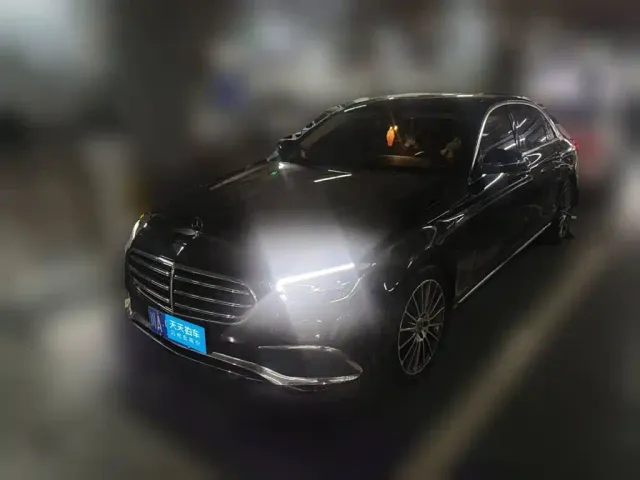 Фотография автомобиля — Mercedes-Benz E-Class