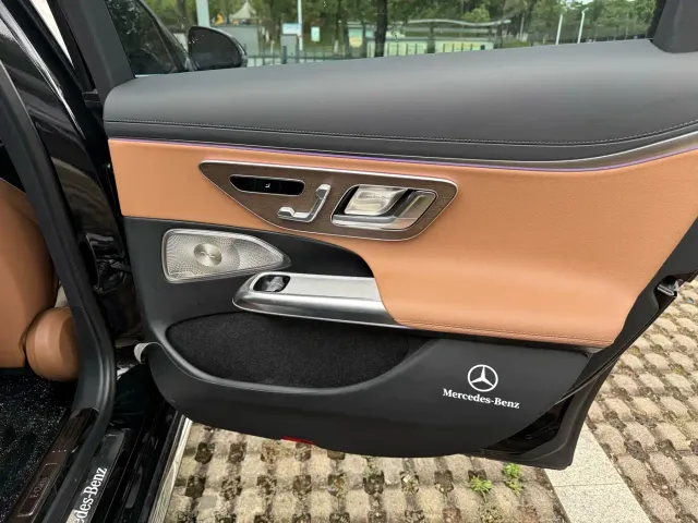 Mercedes-Benz E-Class — Фото автомобиля 10