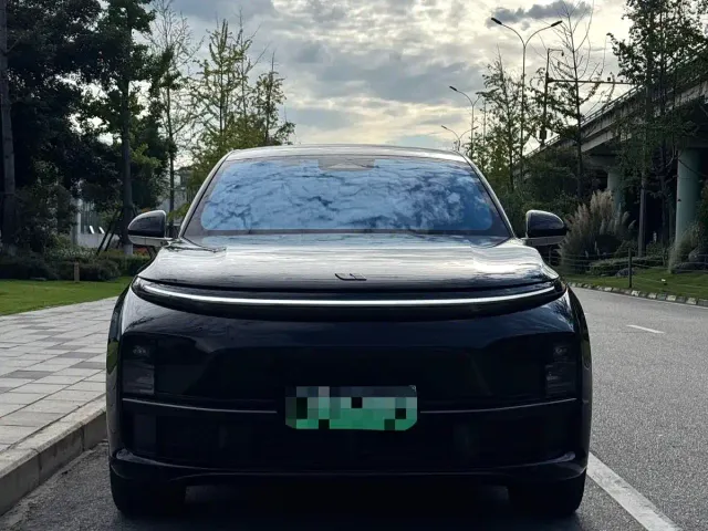 Li Auto L7 — Фото автомобиля 2