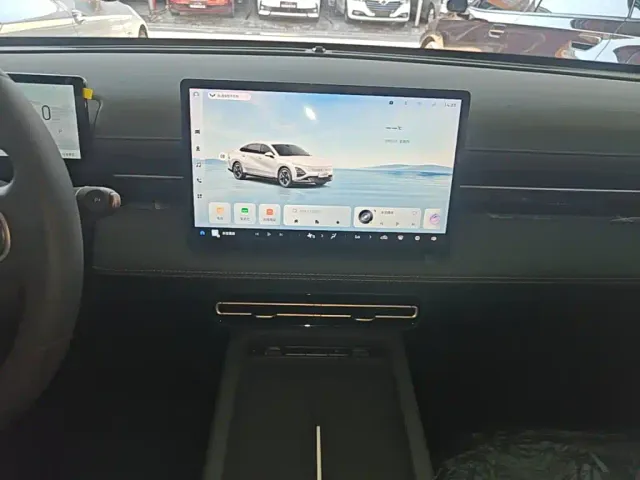 Wuling Starlight — Фото автомобиля 12