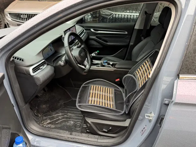 Geely Emgrand — Фото автомобиля 4