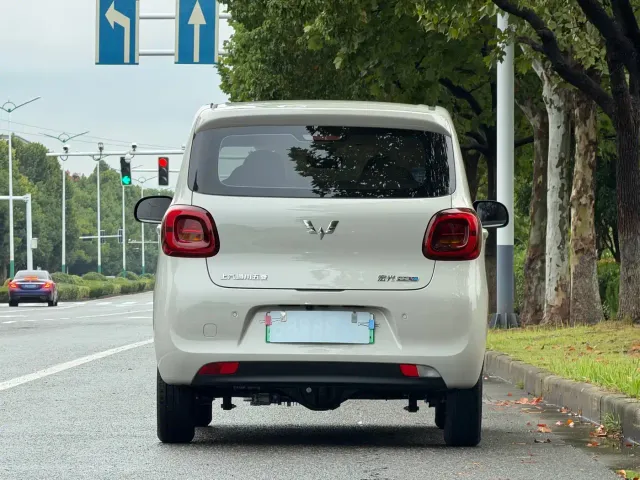 Wuling Hongguang Mini EV — Фото автомобиля 6